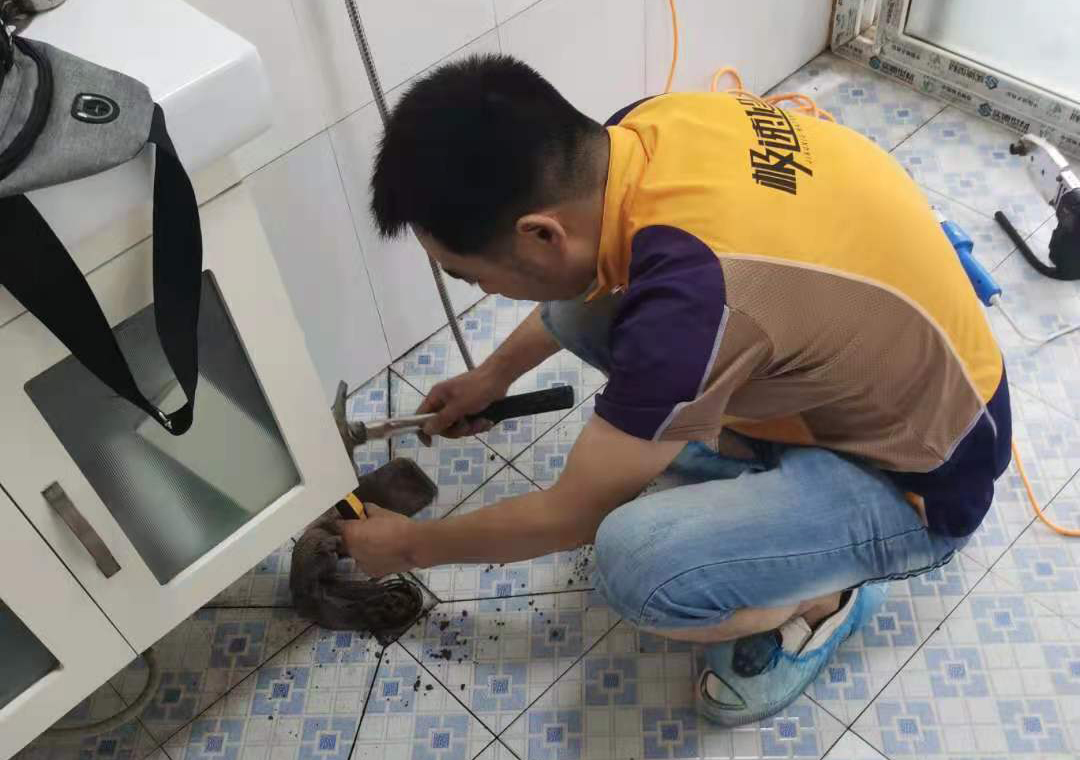 卫生间内各区域如何进行防水施工？