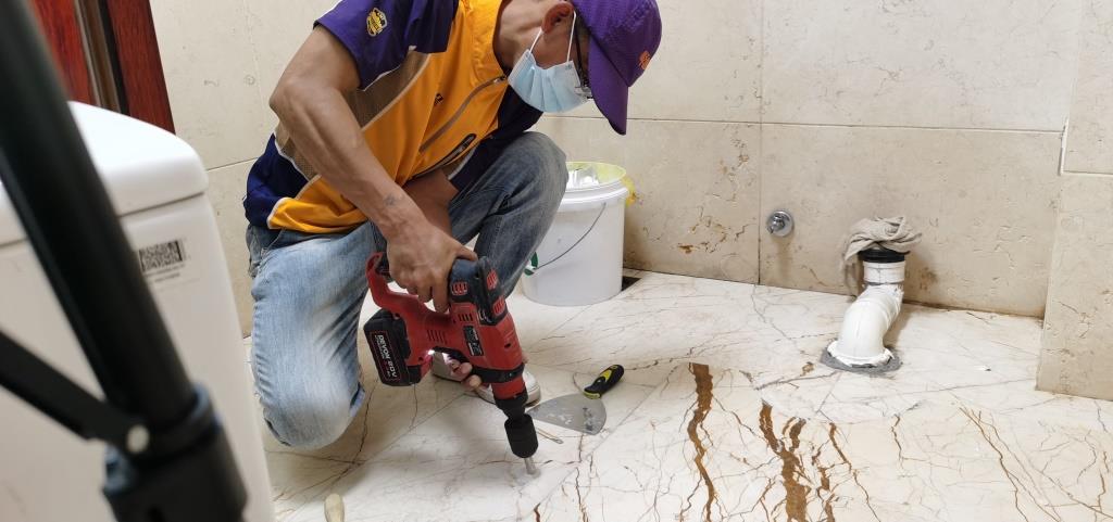 大连卫生间丨露台漏水怎么做防水维修？不刨砖的防水维修能做吗？