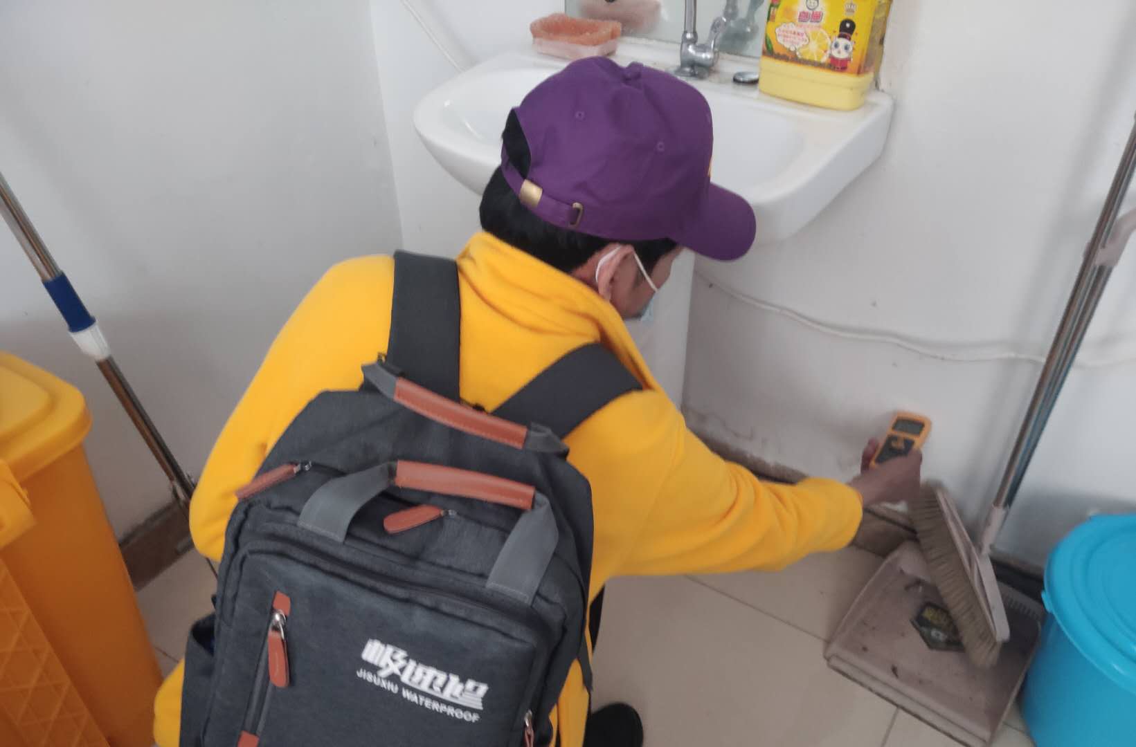 湿铺防水卷材中比较常见的问题及解决办法
